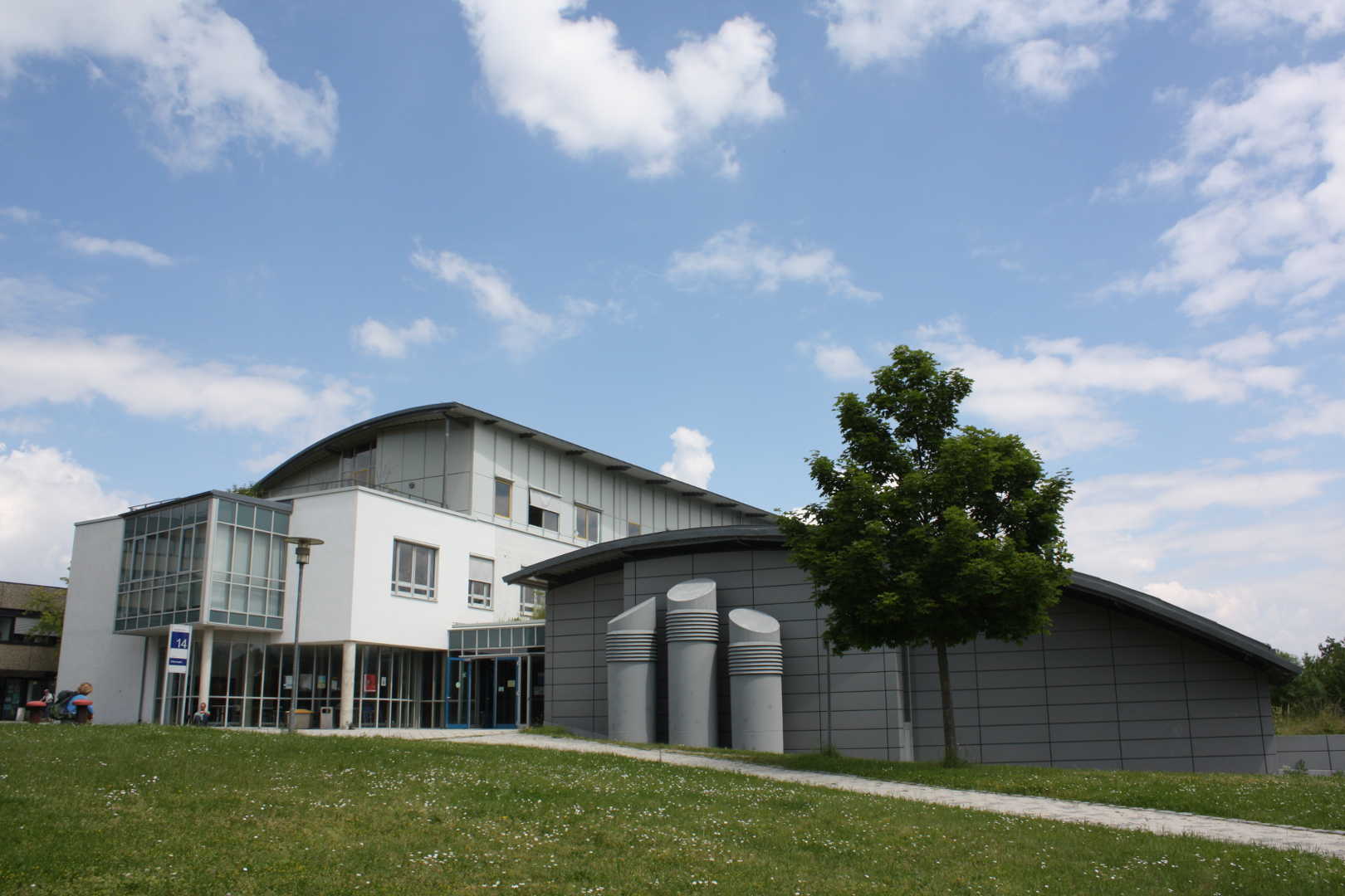 Picture of M2 computer science building